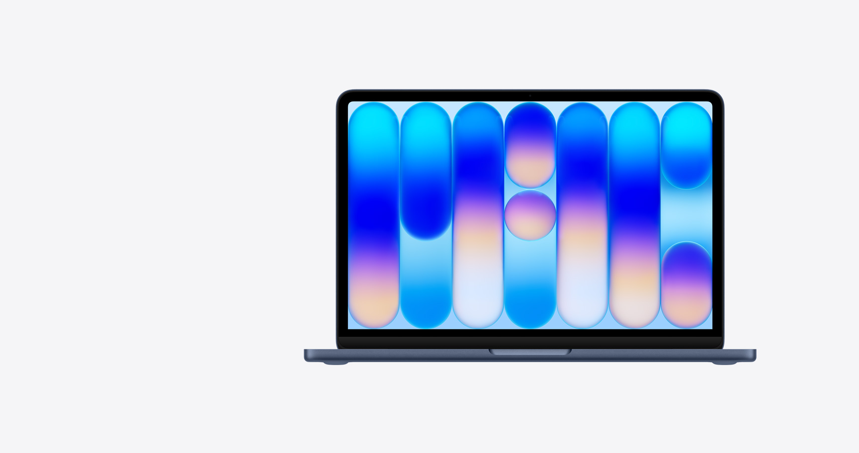 Otevřený MacBook Neo v barvě indigo, tapeta s abstraktním barevným vzorem