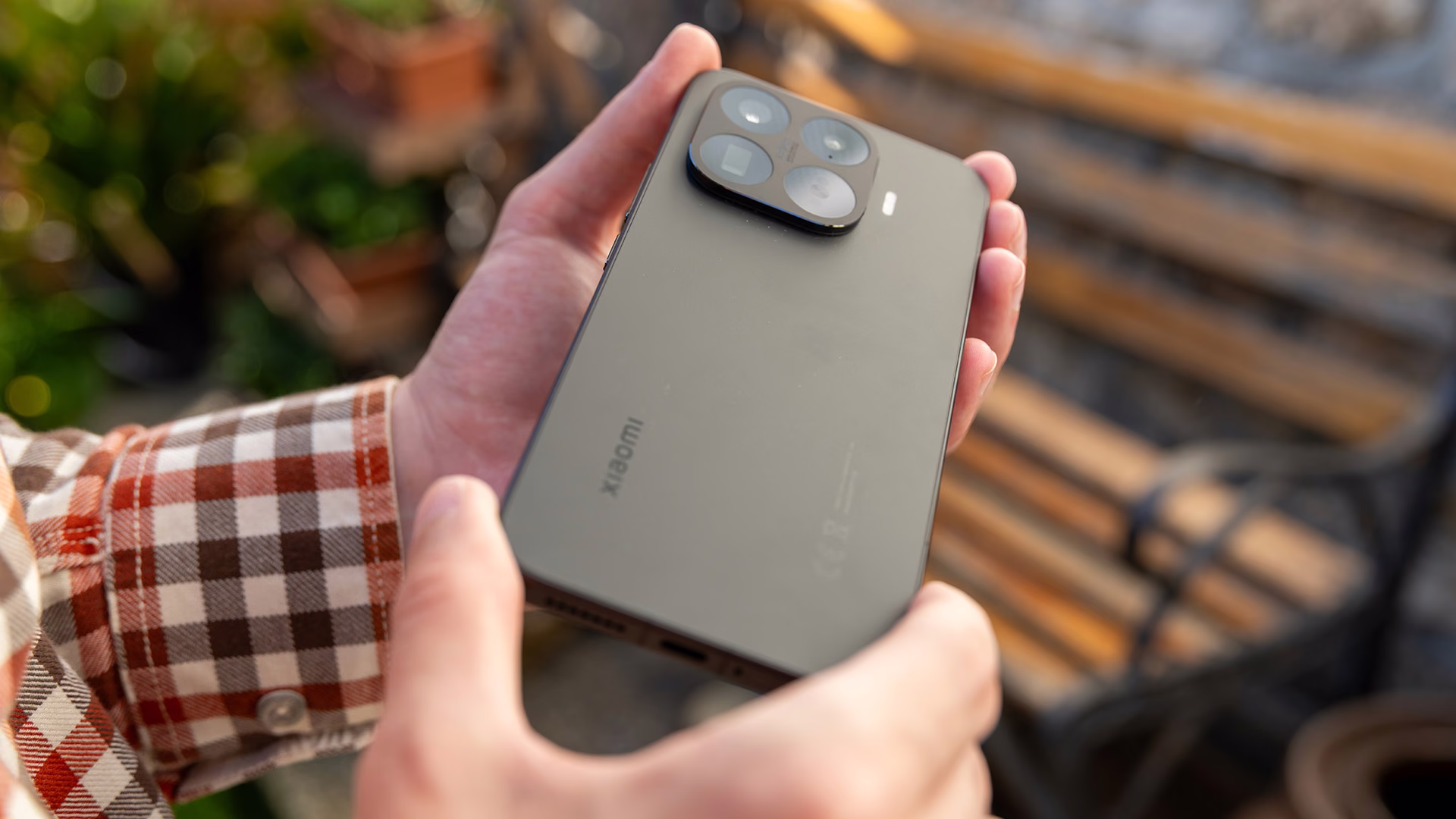 Xiaomi rozdává slevy i dárky. K 17T Pro dostanete obří zvýhodnění a elektrickou koloběžku